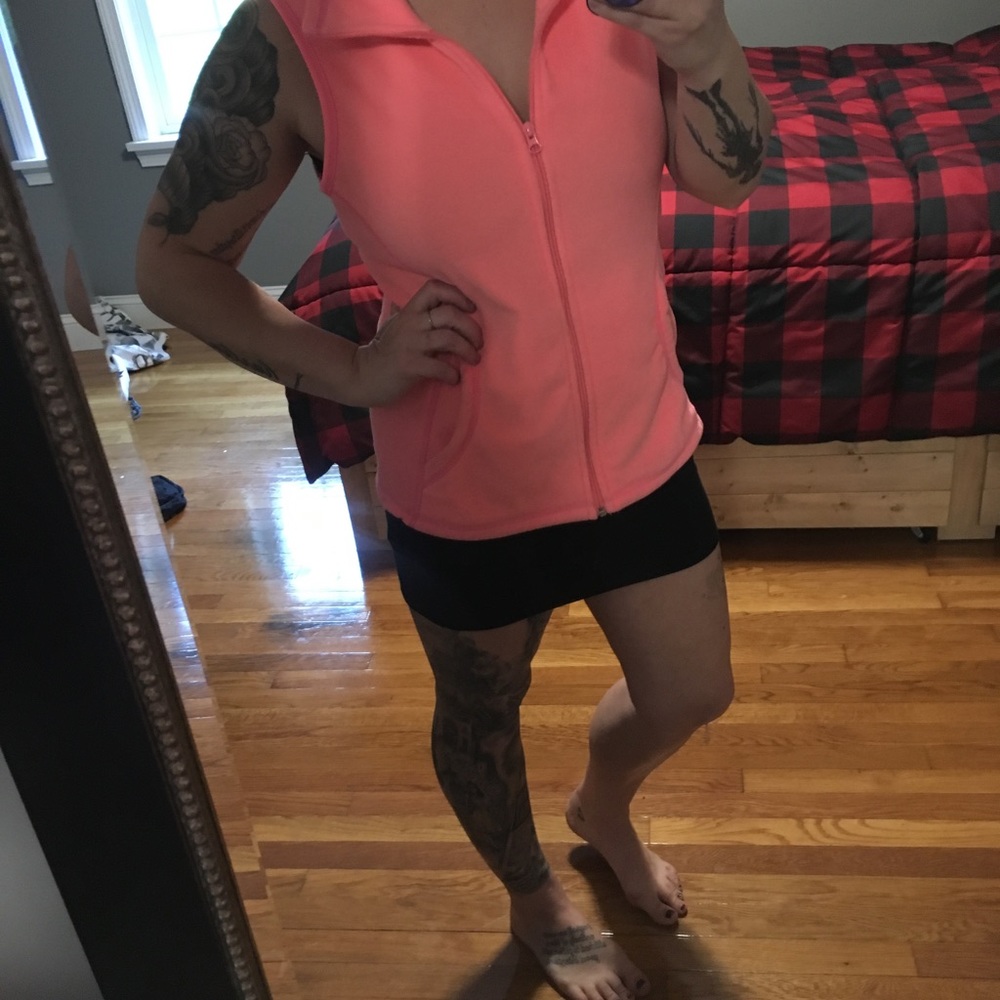 Pink vest - Picture 3 of 6